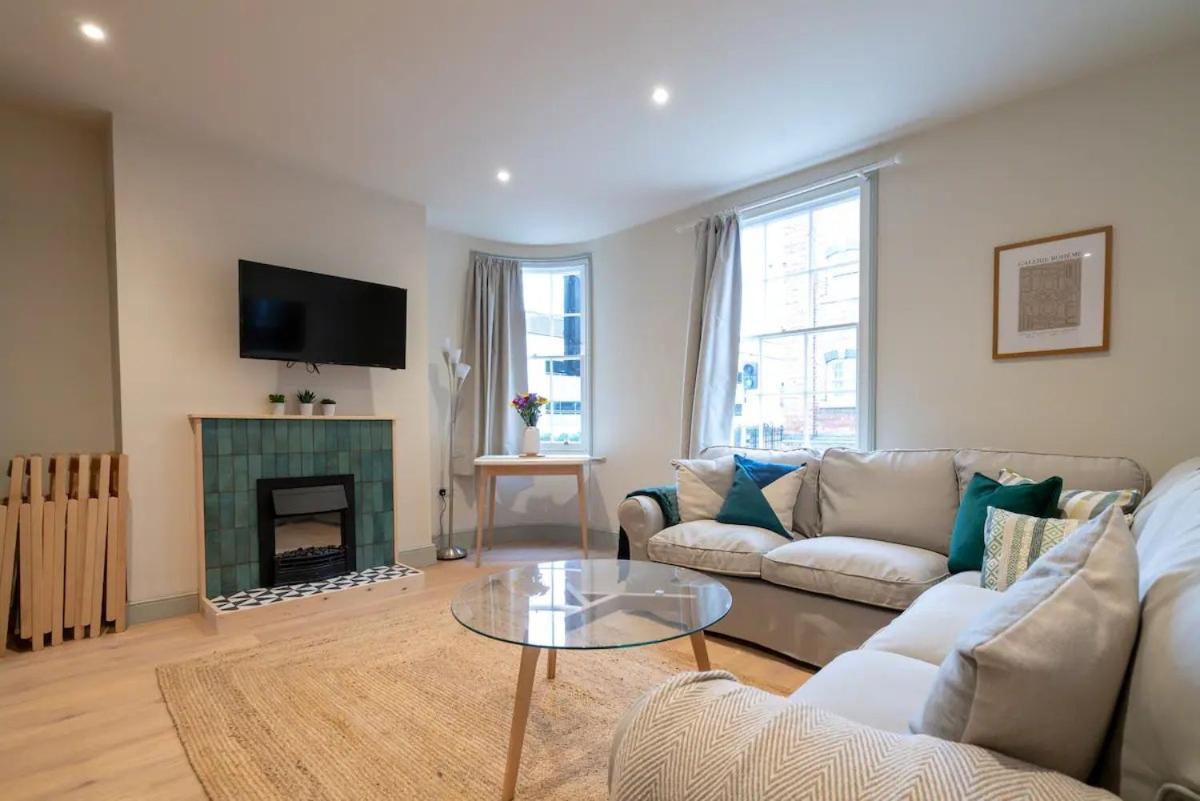 Vila Pass The Keys Stylish Grade II Listed House Cheltenham Exteriér fotografie