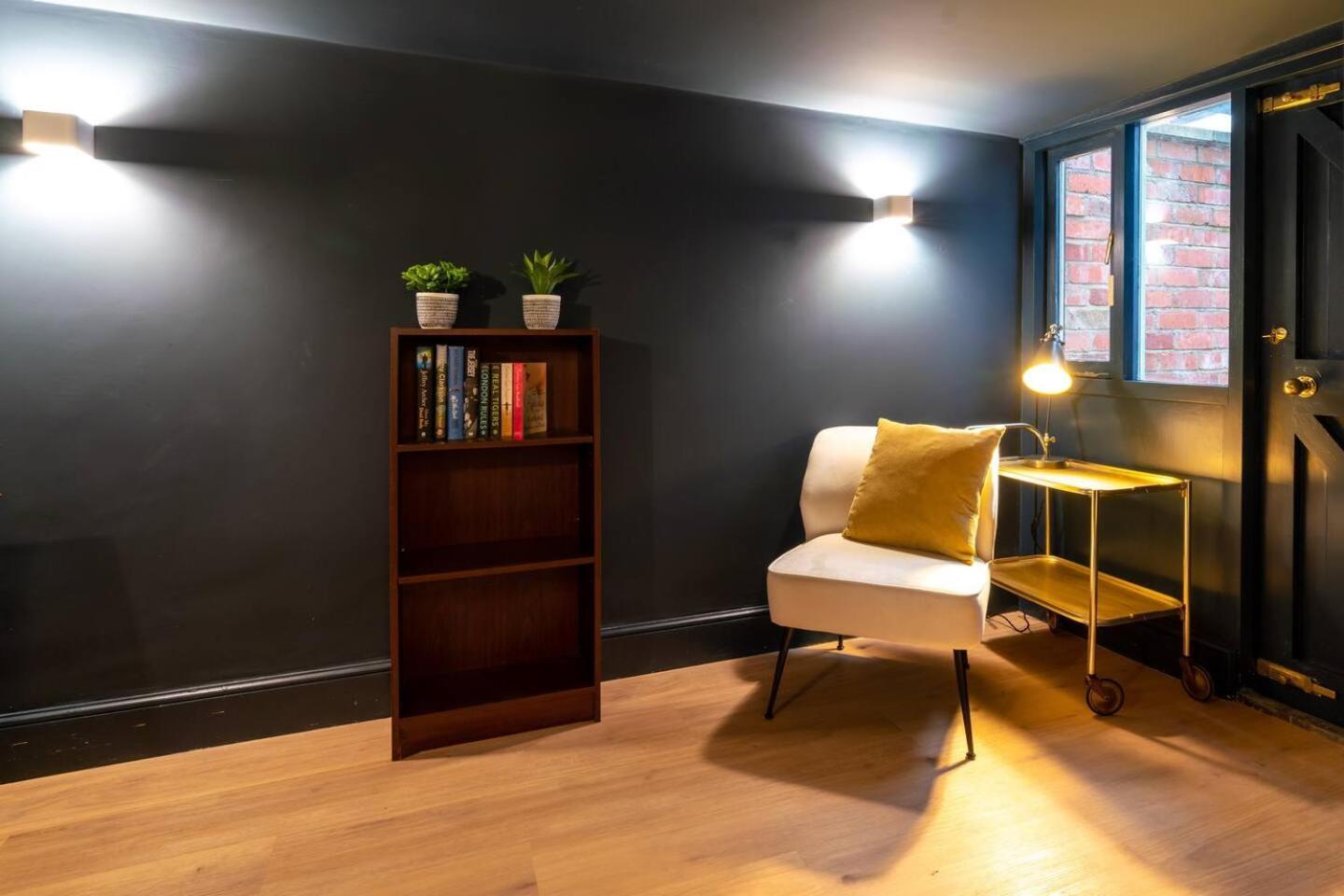 Vila Pass The Keys Stylish Grade II Listed House Cheltenham Exteriér fotografie