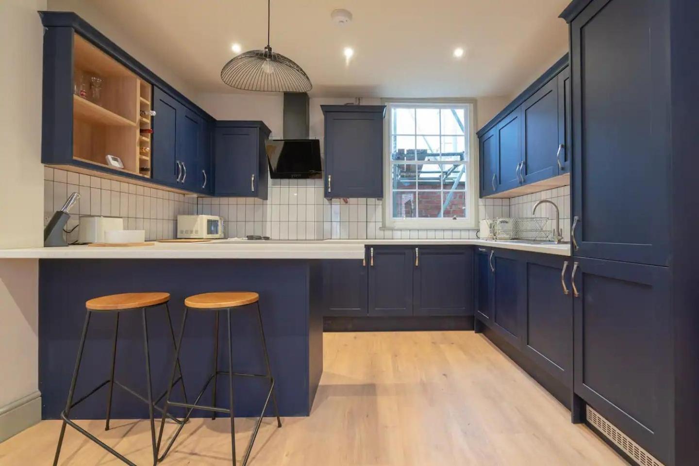 Vila Pass The Keys Stylish Grade II Listed House Cheltenham Exteriér fotografie