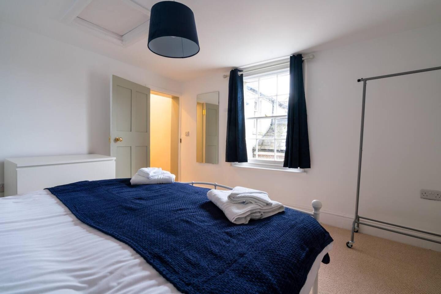 Vila Pass The Keys Stylish Grade II Listed House Cheltenham Exteriér fotografie