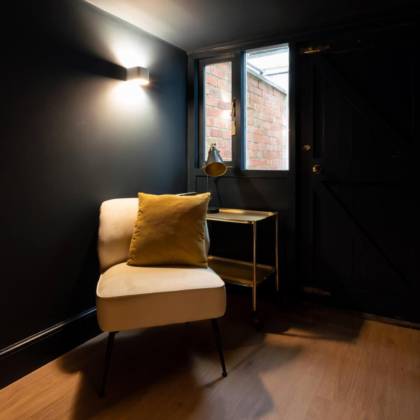 Vila Pass The Keys Stylish Grade II Listed House Cheltenham Exteriér fotografie