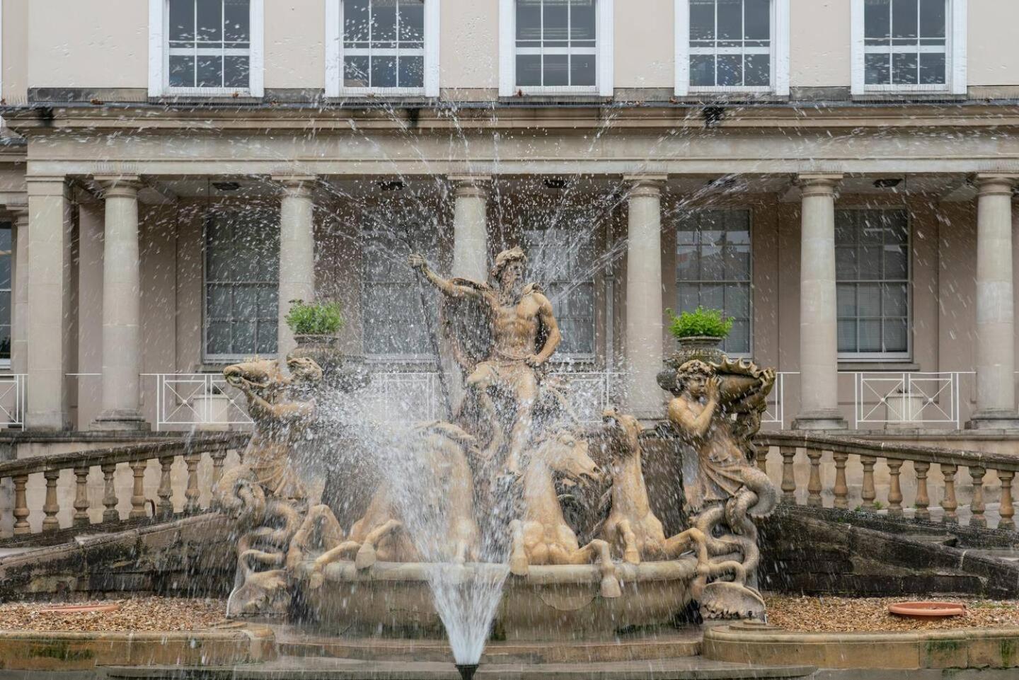 Vila Pass The Keys Stylish Grade II Listed House Cheltenham Exteriér fotografie