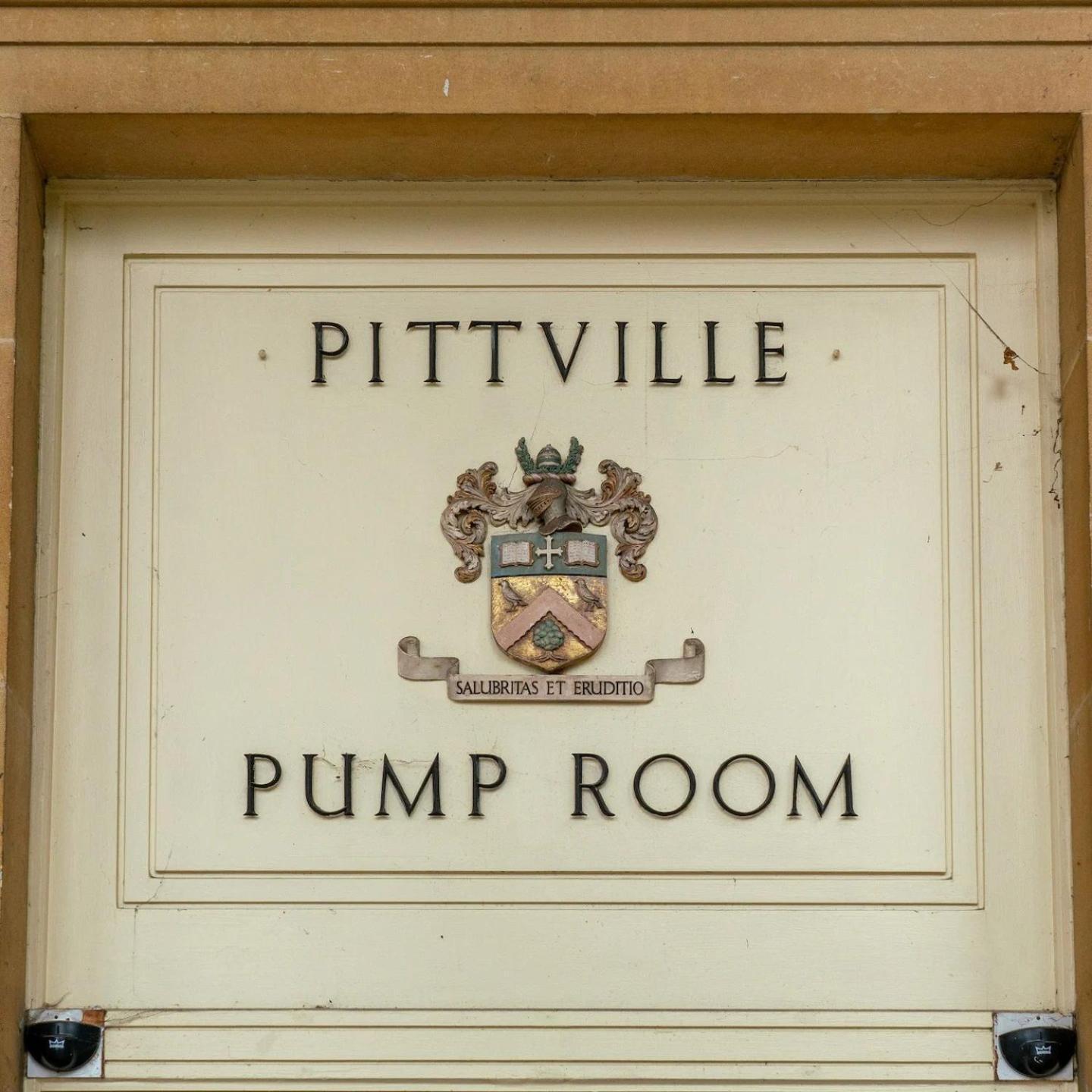 Vila Pass The Keys Stylish Grade II Listed House Cheltenham Exteriér fotografie